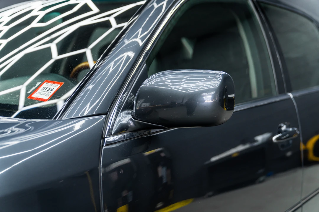 2005 Lexus LS 3rd Gen - Image 23 of 31