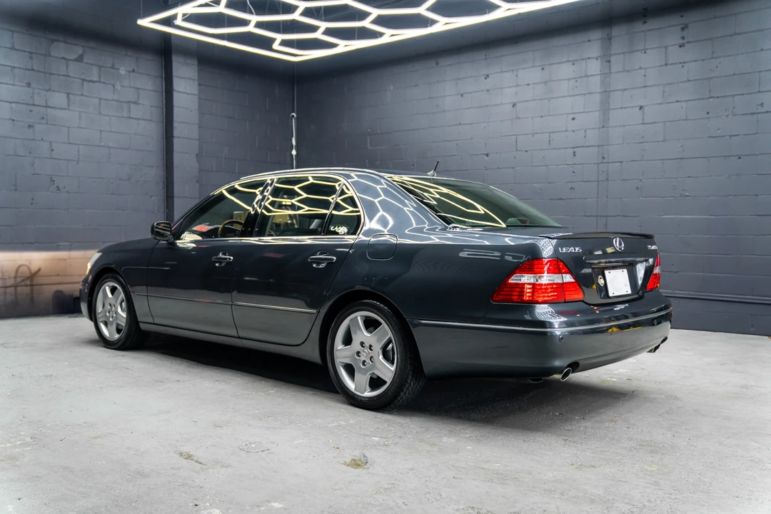 2005 Lexus LS 3rd Gen - Image 4 of 31