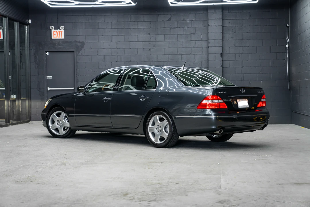 2005 Lexus LS 3rd Gen - Image 5 of 31
