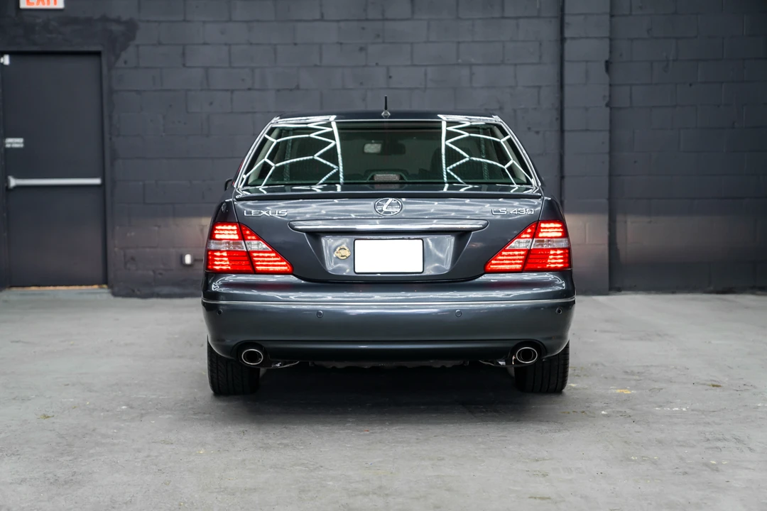 2005 Lexus LS 3rd Gen - Image 8 of 31