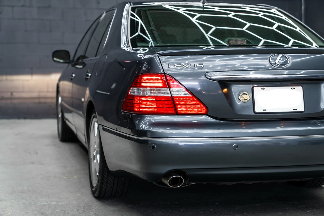 2005 Lexus LS 3rd Gen - Image 27 of 31