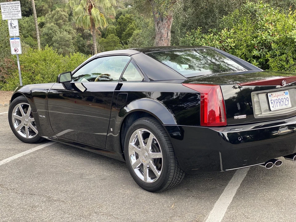 2006 Cadillac XLR - Image 9 of 31