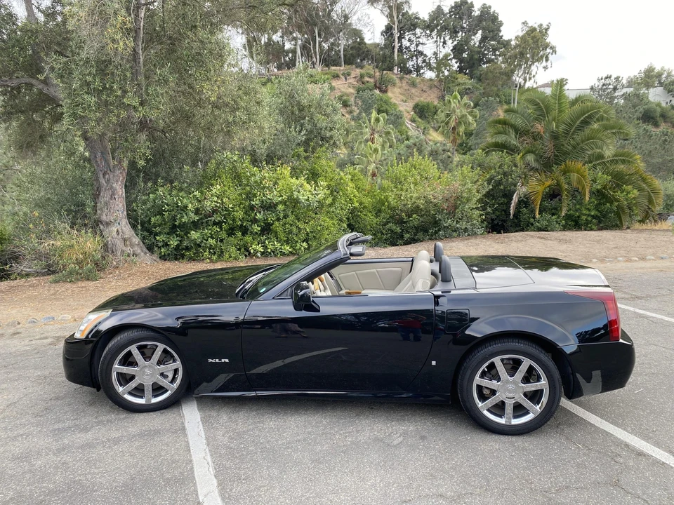 2006 Cadillac XLR - Image 28 of 31