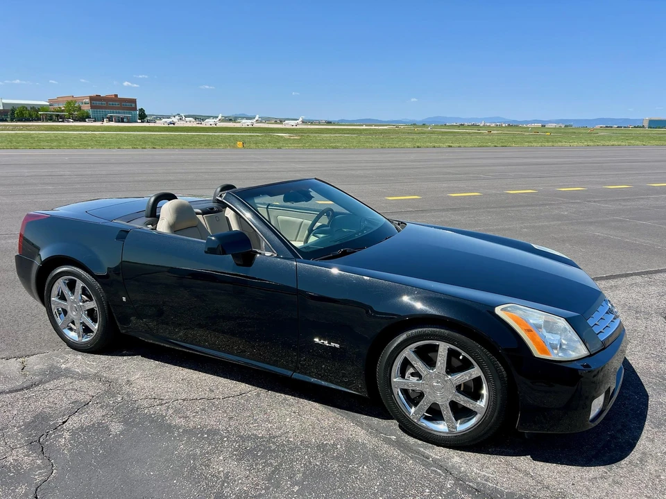 2006 Cadillac XLR - Image 10 of 31