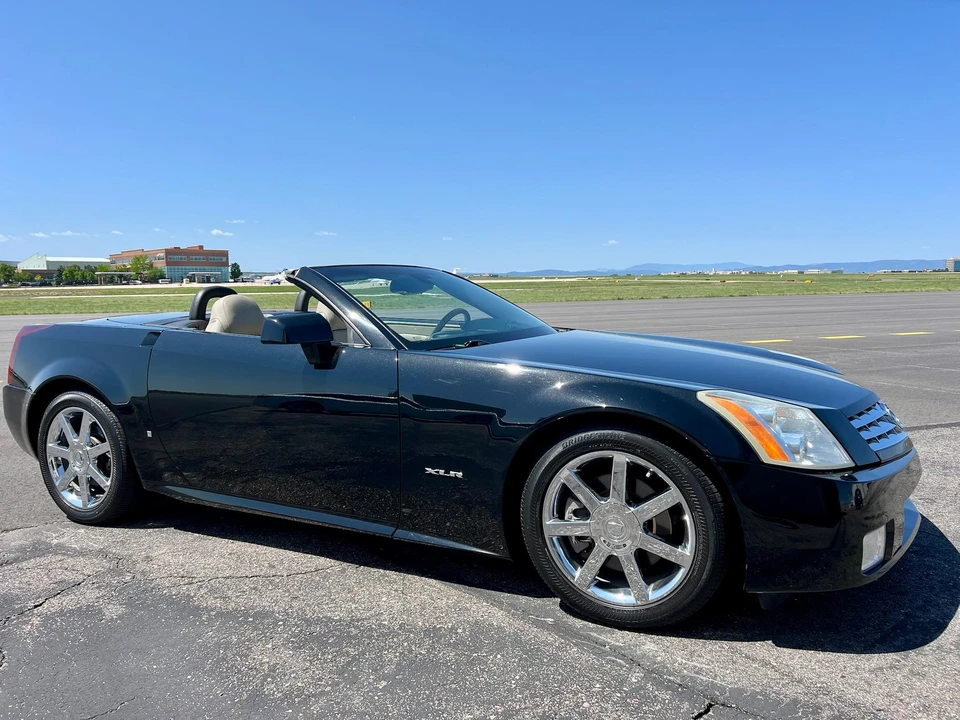 2006 Cadillac XLR - Image 12 of 31