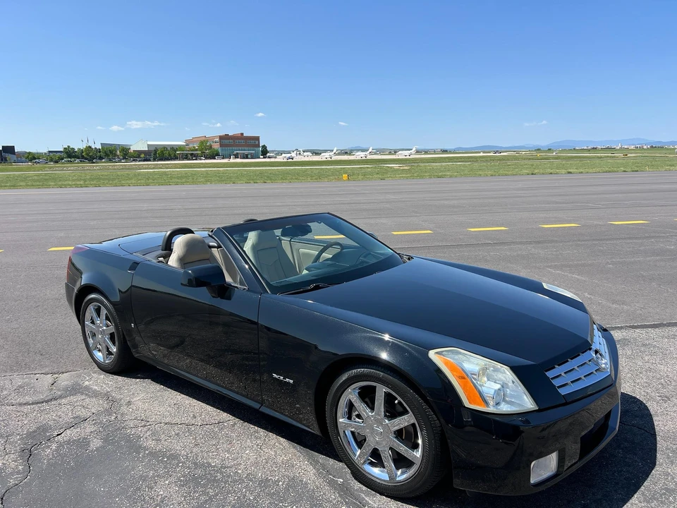 2006 Cadillac XLR - Image 8 of 31