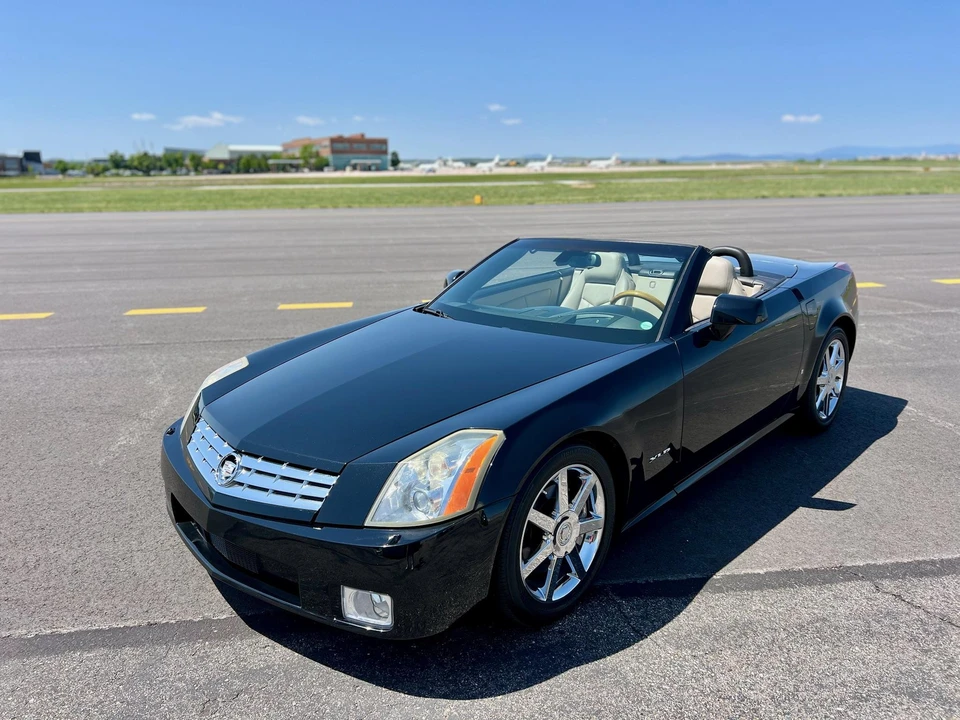 2006 Cadillac XLR - Image 3 of 31