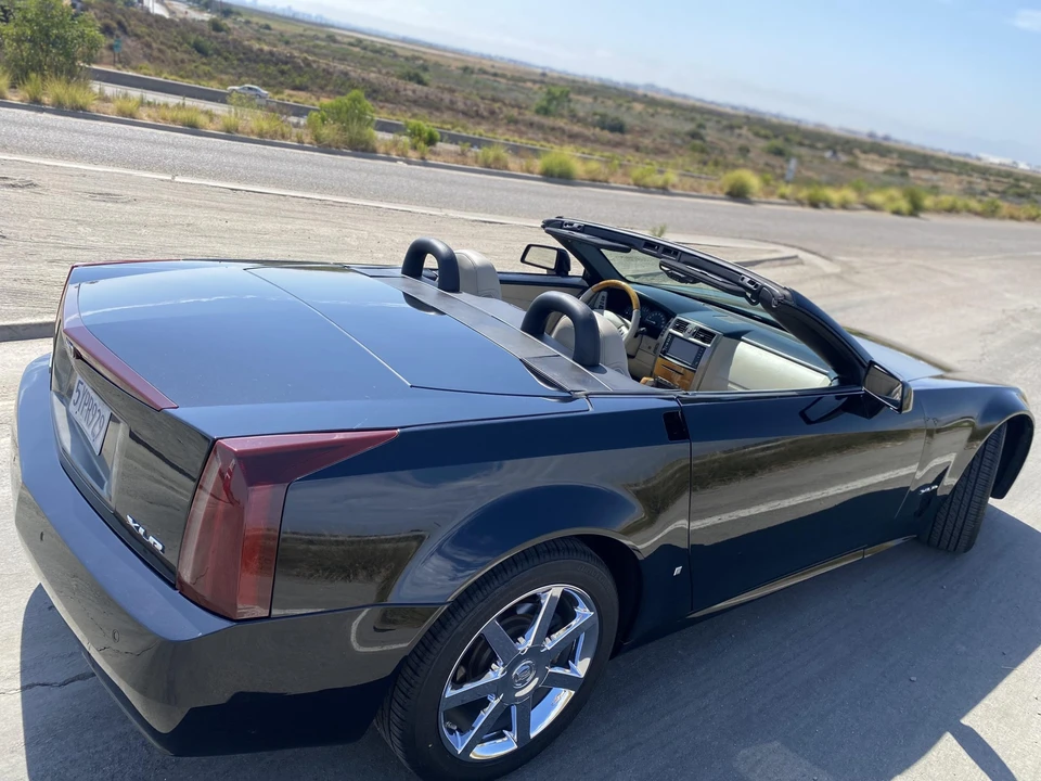 2006 Cadillac XLR - Image 19 of 31