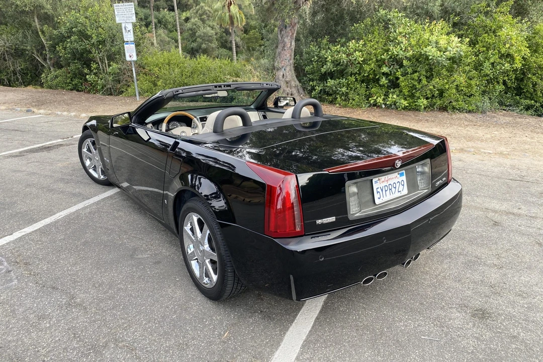 2006 Cadillac XLR - Image 16 of 31