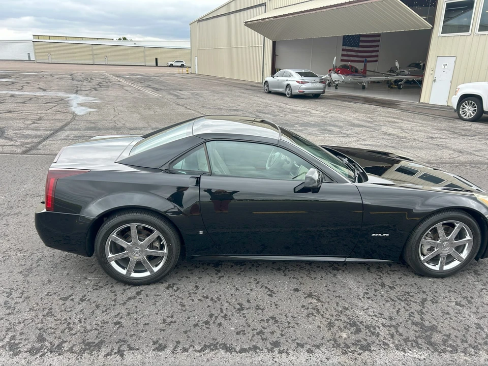 2006 Cadillac XLR - Image 27 of 31