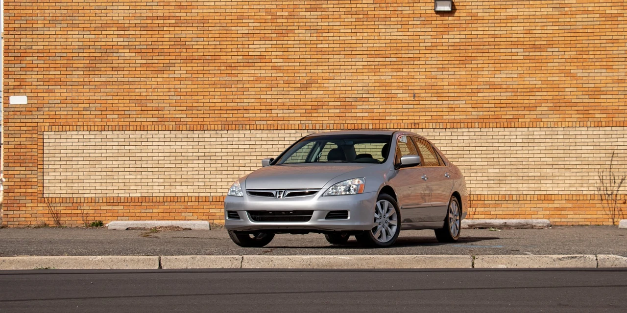 2006 Honda Accord 7th Gen - Image 2 of 31