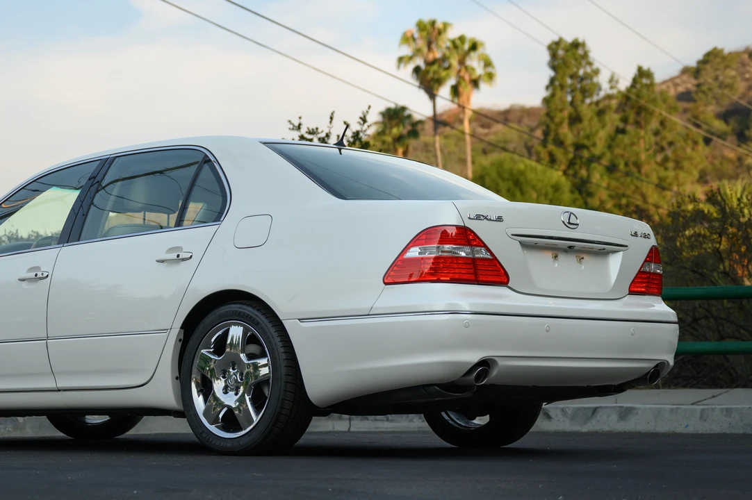 2006 Lexus LS 3rd Gen - Image 21 of 31