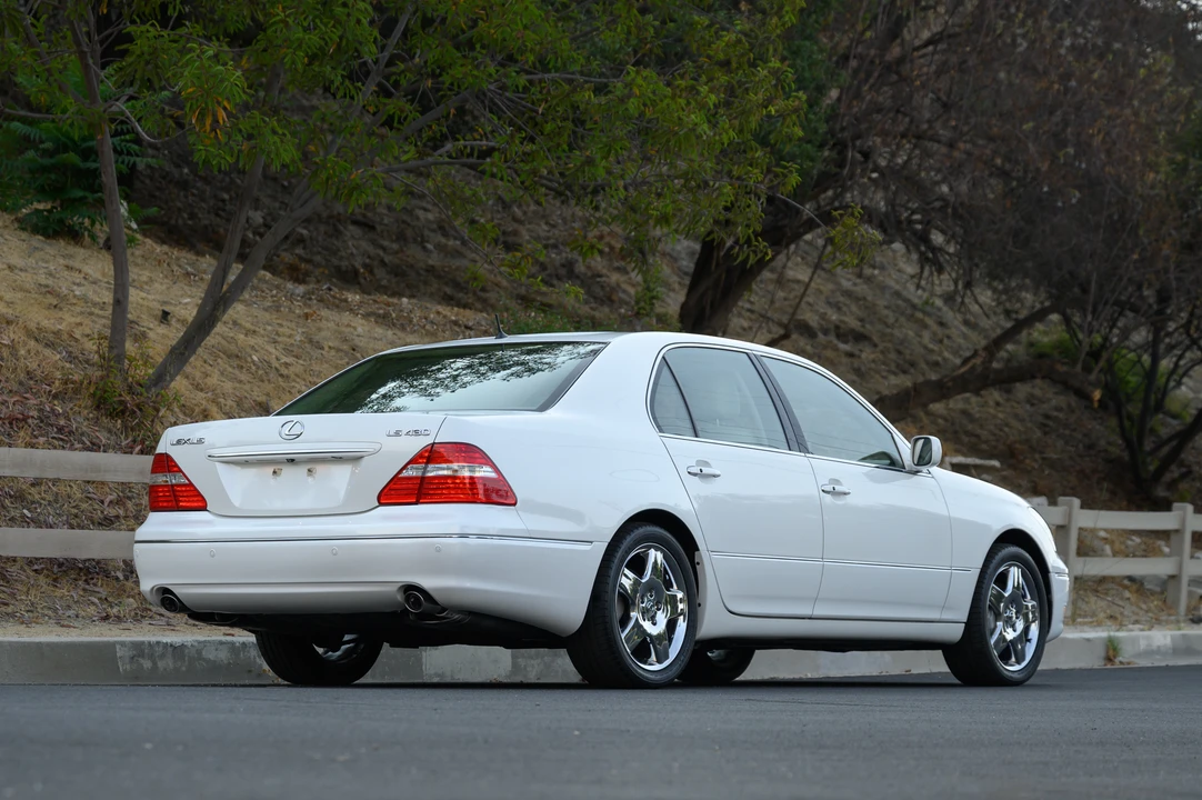 2006 Lexus LS 3rd Gen - Image 15 of 31