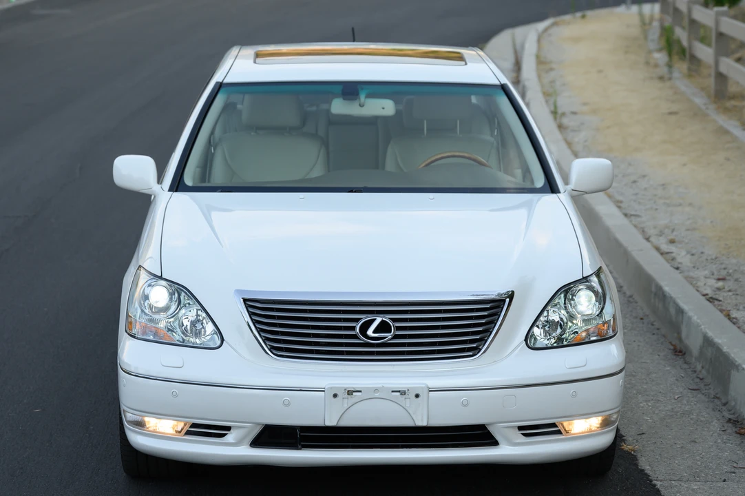 2006 Lexus LS 3rd Gen - Image 8 of 31
