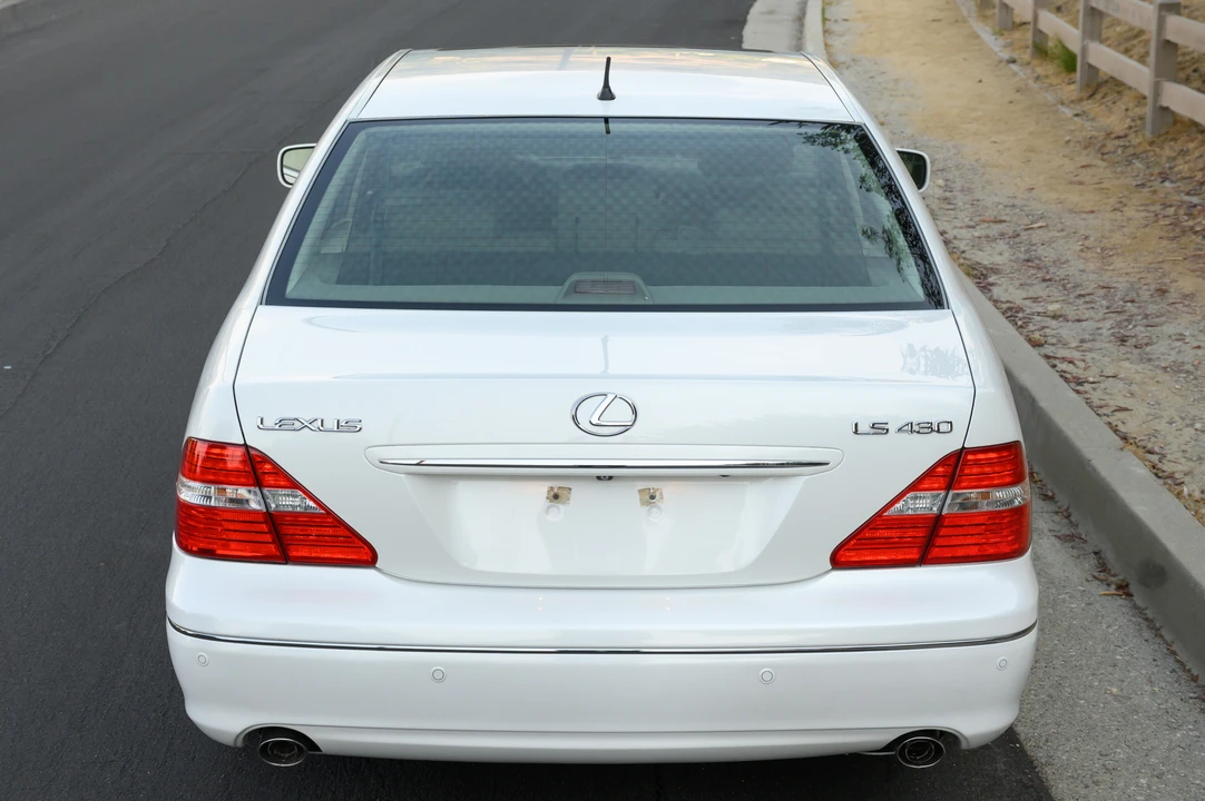 2006 Lexus LS 3rd Gen - Image 19 of 31