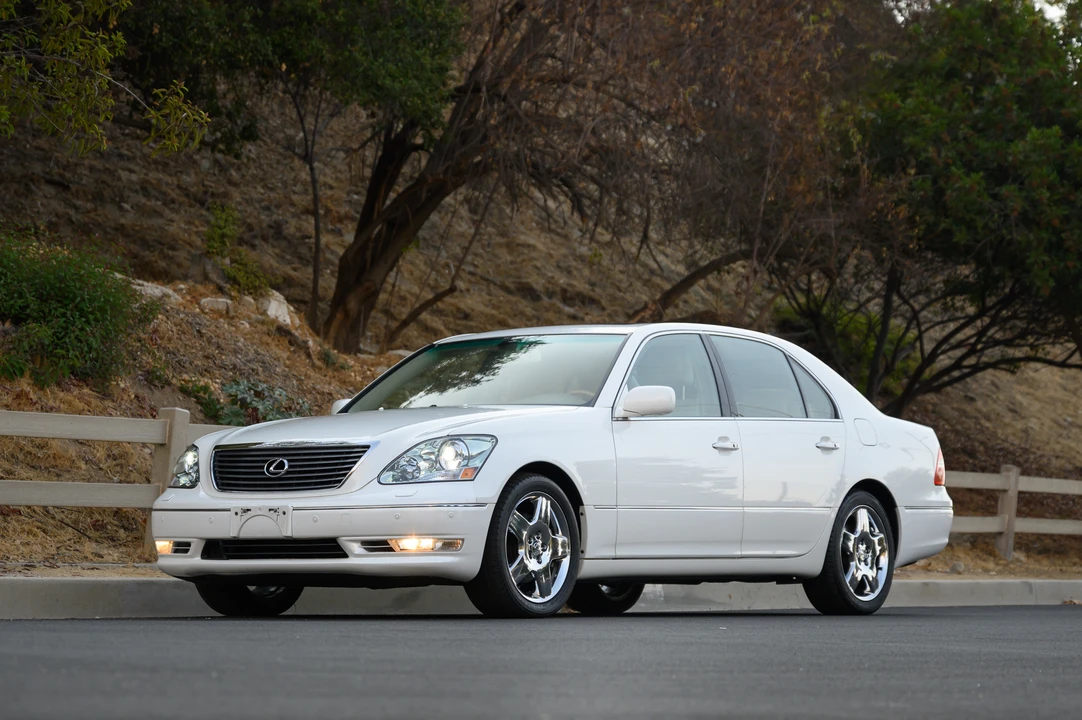 2006 Lexus LS 3rd Gen - Image 2 of 31