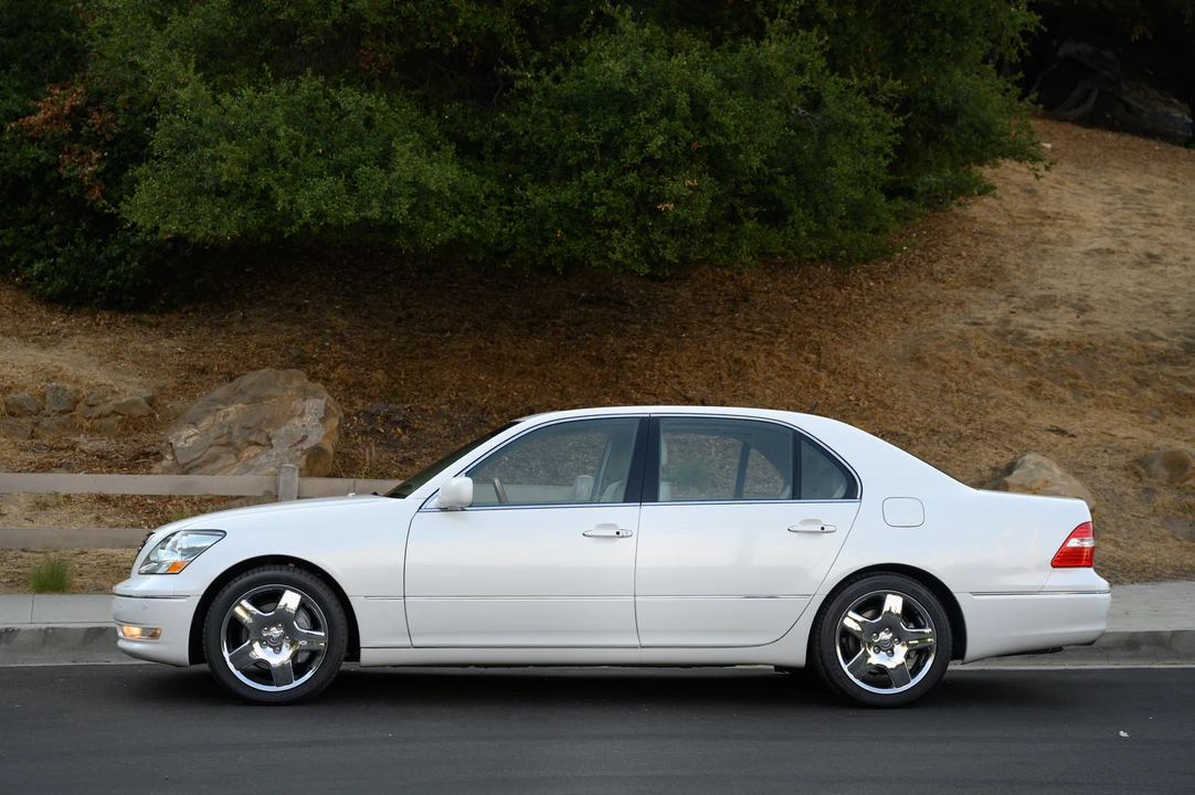 2006 Lexus LS 3rd Gen - Image 24 of 31