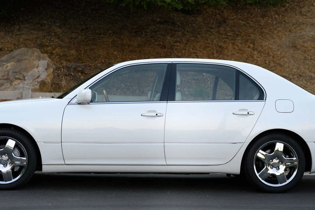2006 Lexus LS 3rd Gen - Image 26 of 31