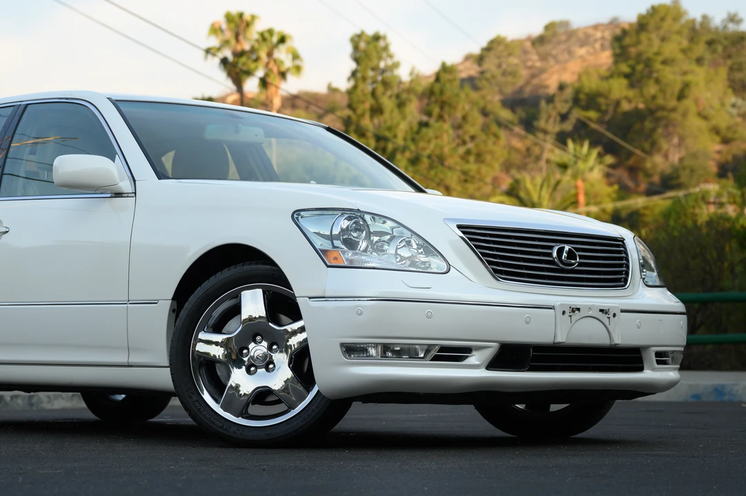 2006 Lexus LS 3rd Gen - Image 10 of 31