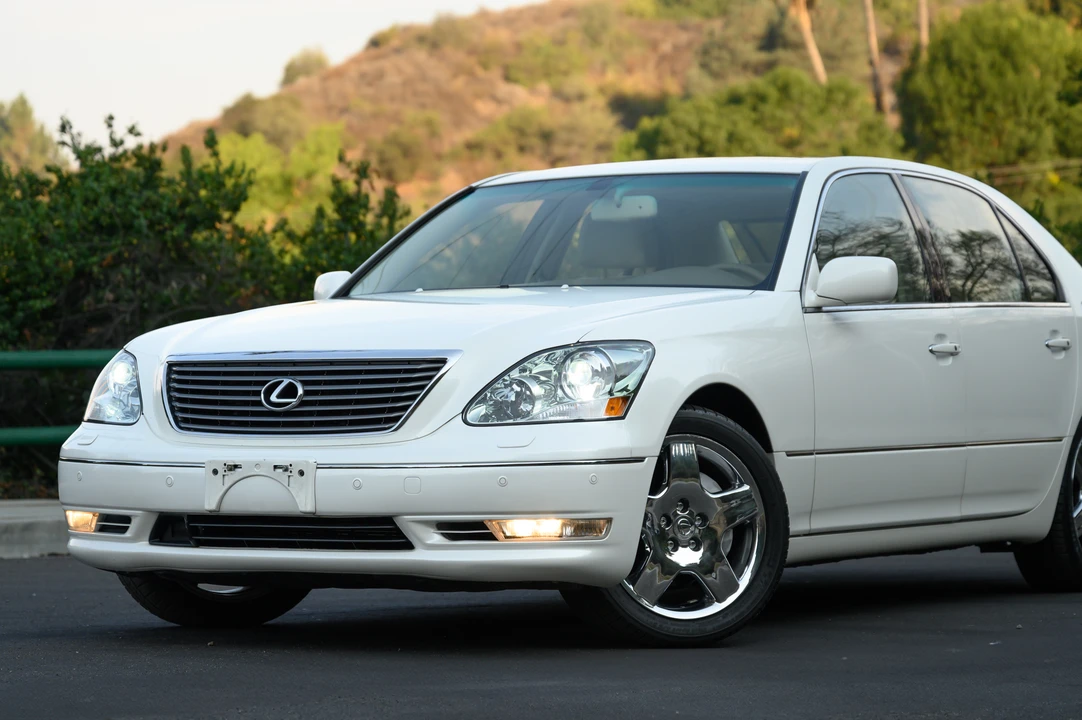 2006 Lexus LS 3rd Gen - Image 5 of 31