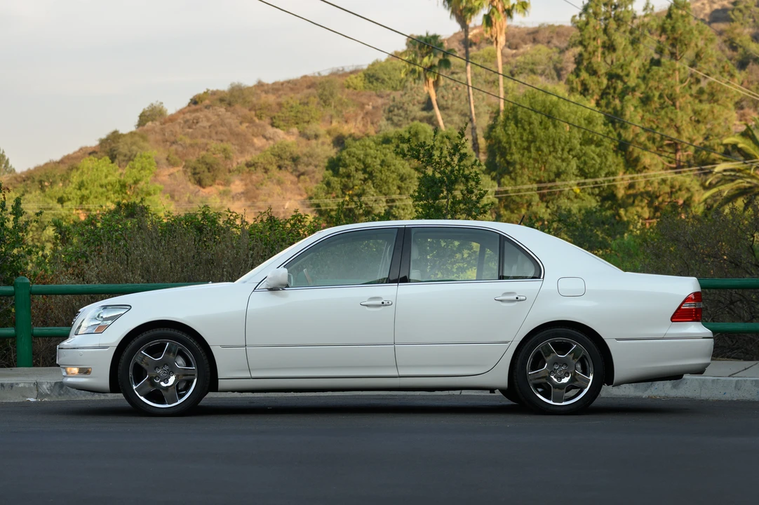 2006 Lexus LS 3rd Gen - Image 23 of 31