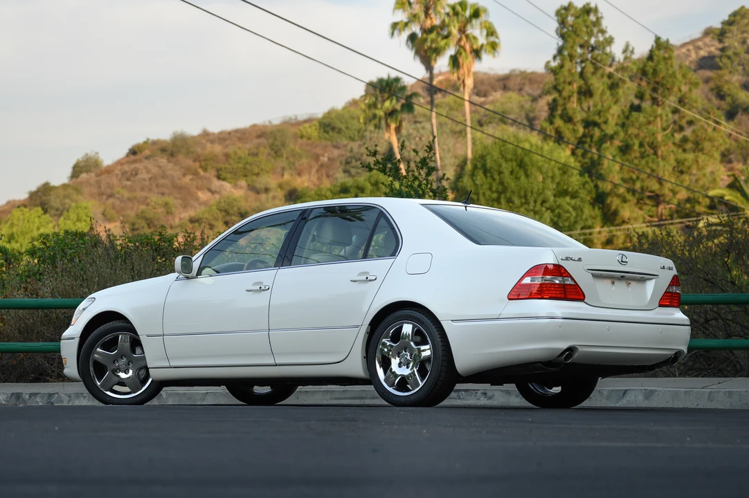 2006 Lexus LS 3rd Gen - Image 22 of 31