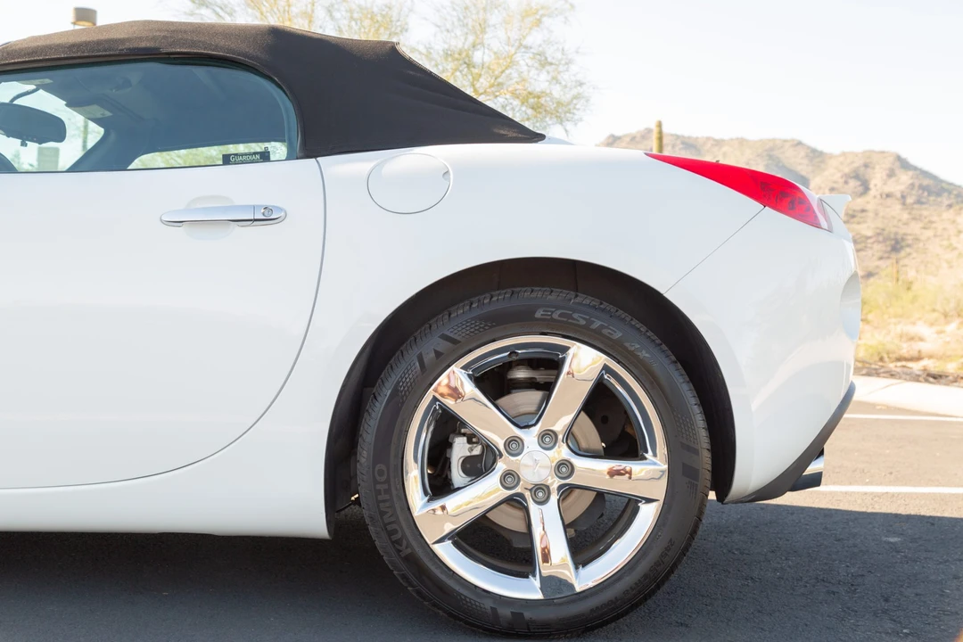 2007 Pontiac Solstice GXP - Image 19 of 31