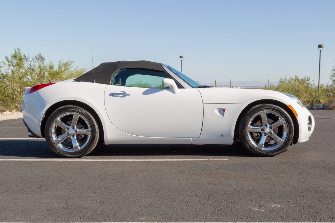 2007 Pontiac Solstice GXP - Image 10 of 31