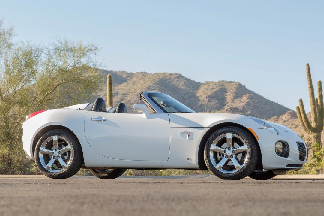 2007 Pontiac Solstice GXP - Image 16 of 31