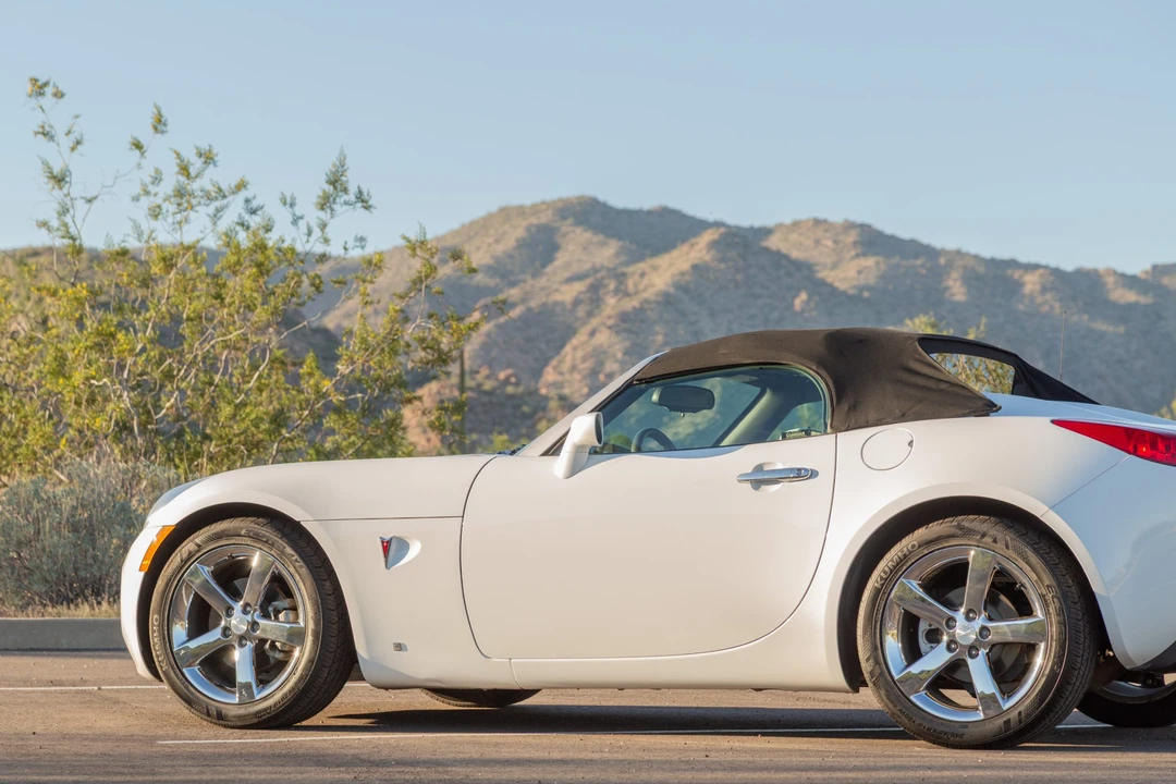 2007 Pontiac Solstice GXP - Image 15 of 31