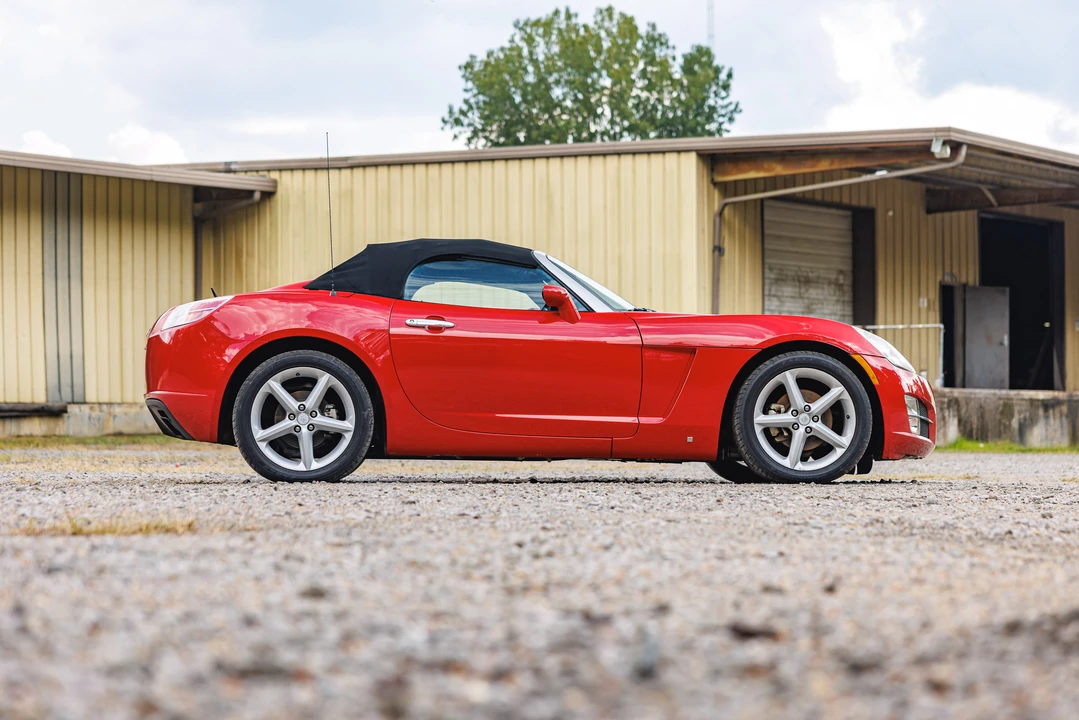 2007 Saturn Sky - Image 11 of 31