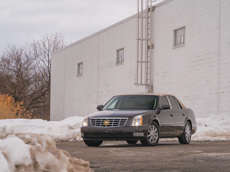 2008 Cadillac DTS - Image 2 of 31