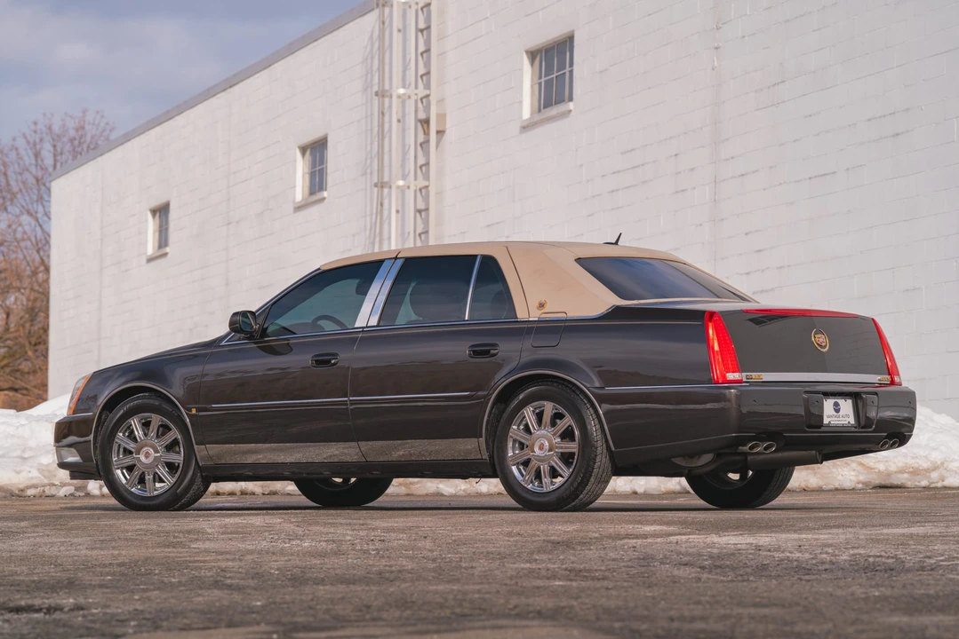 2008 Cadillac DTS - Image 9 of 31