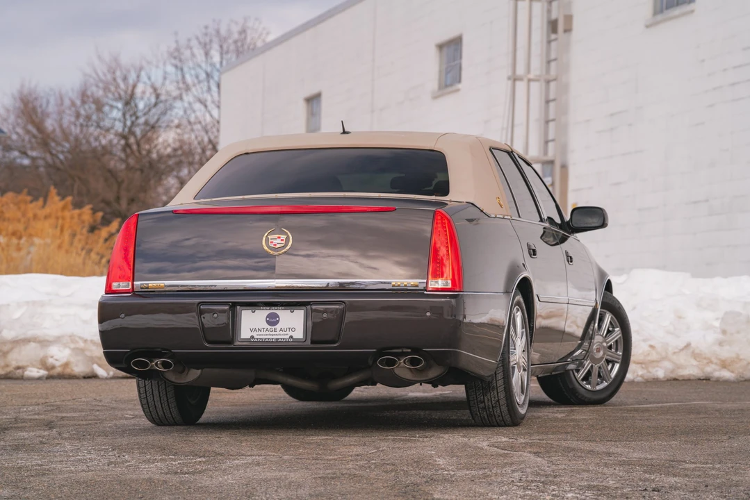 2008 Cadillac DTS - Image 14 of 31