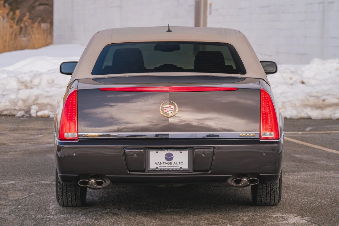 2008 Cadillac DTS - Image 12 of 31