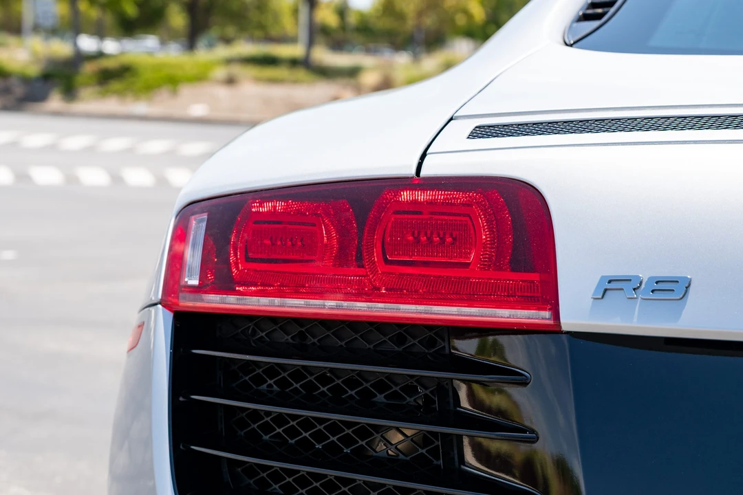 2009 Audi 42 R8 - Image 24 of 31