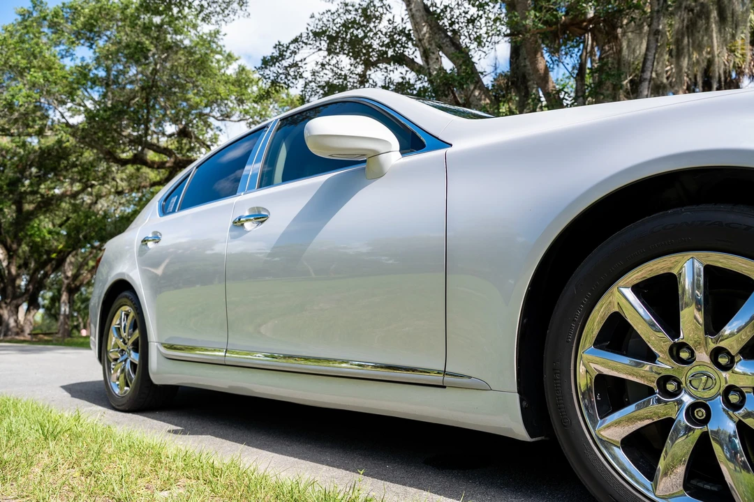 2009 Lexus LS 4th Gen - Image 24 of 31