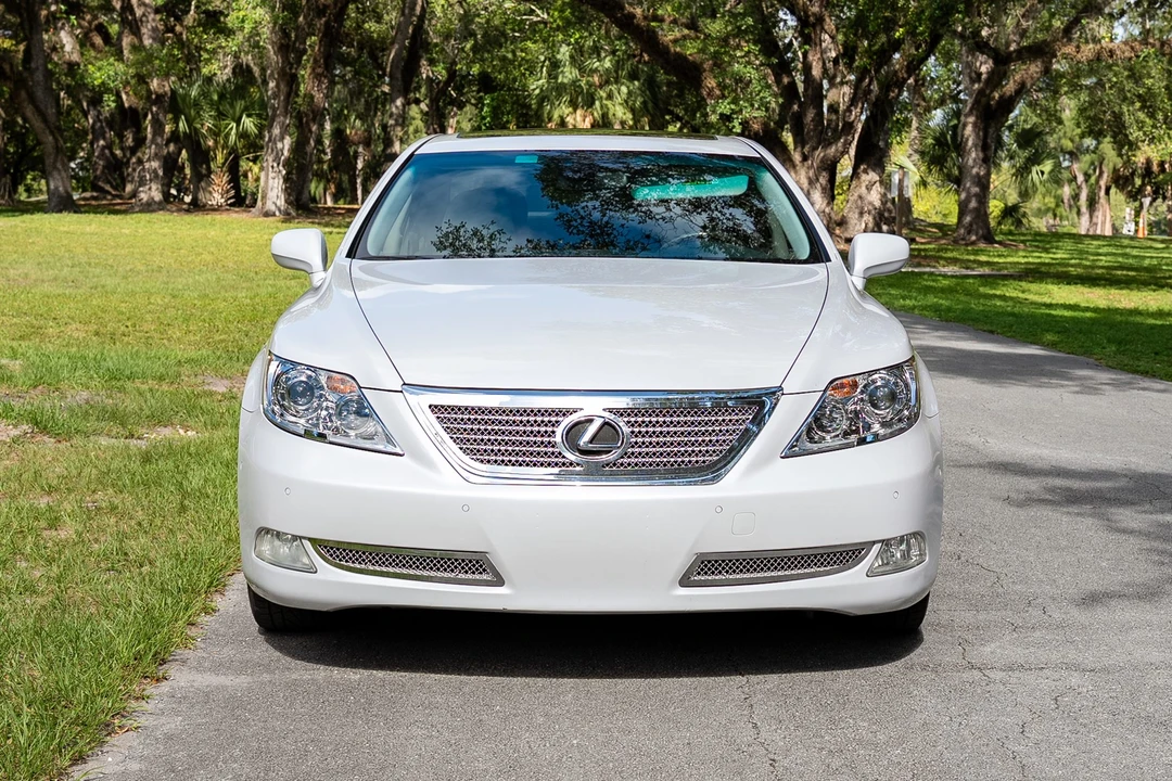 2009 Lexus LS 4th Gen - Image 2 of 31