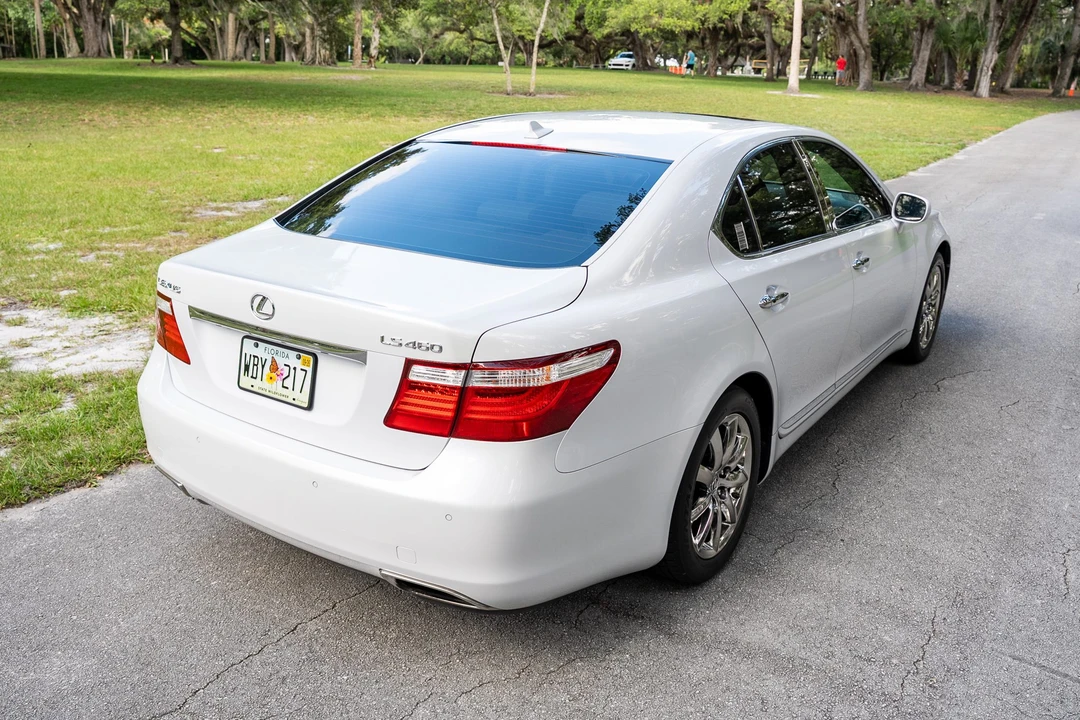 2009 Lexus LS 4th Gen - Image 12 of 31