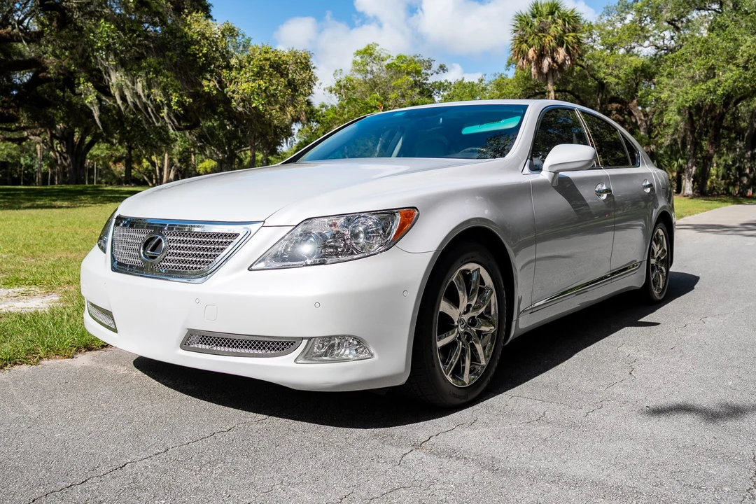 2009 Lexus LS 4th Gen - Image 17 of 31