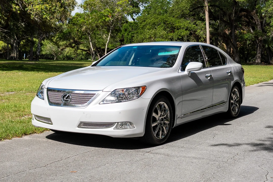 2009 Lexus LS 4th Gen - Image 9 of 31