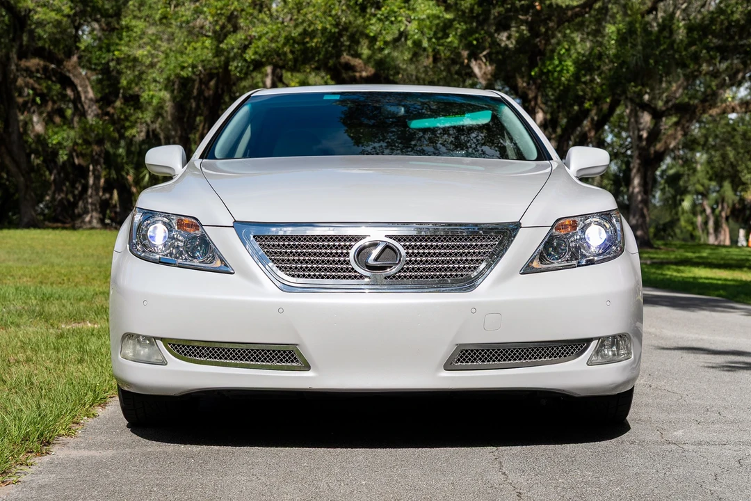2009 Lexus LS 4th Gen - Image 18 of 31