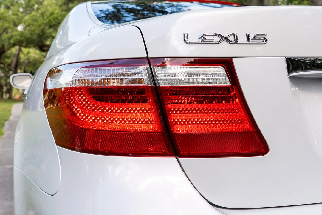 2009 Lexus LS 4th Gen - Image 22 of 31