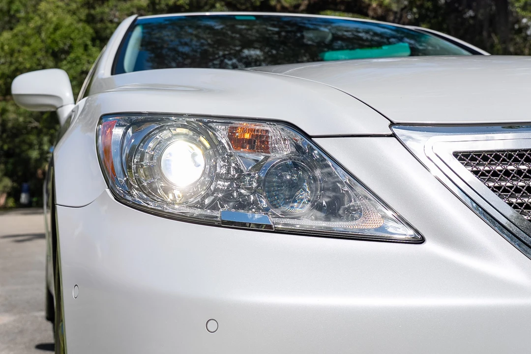 2009 Lexus LS 4th Gen - Image 19 of 31