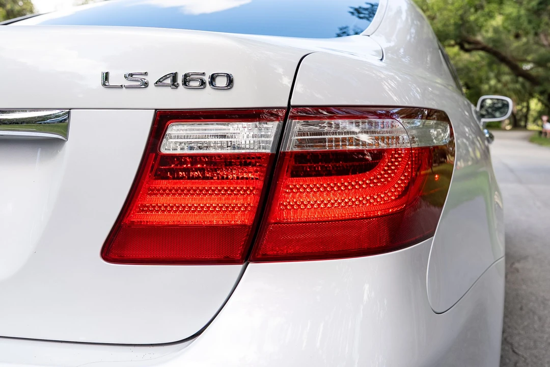 2009 Lexus LS 4th Gen - Image 23 of 31