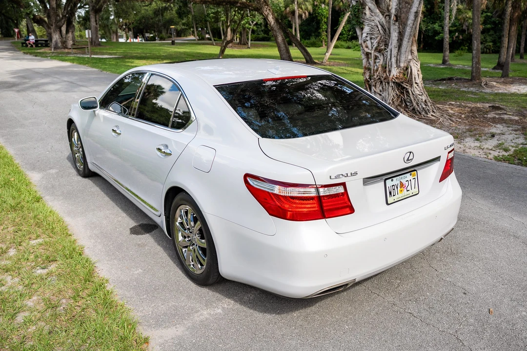 2009 Lexus LS 4th Gen - Image 14 of 31