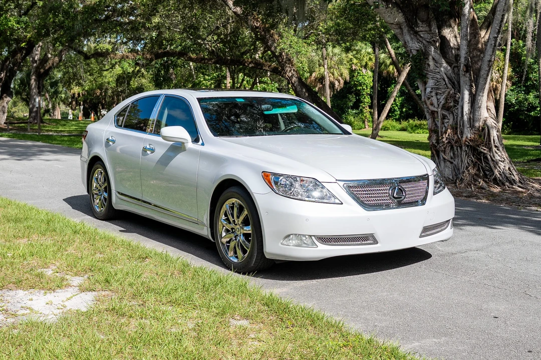 2009 Lexus LS 4th Gen - Image 3 of 31