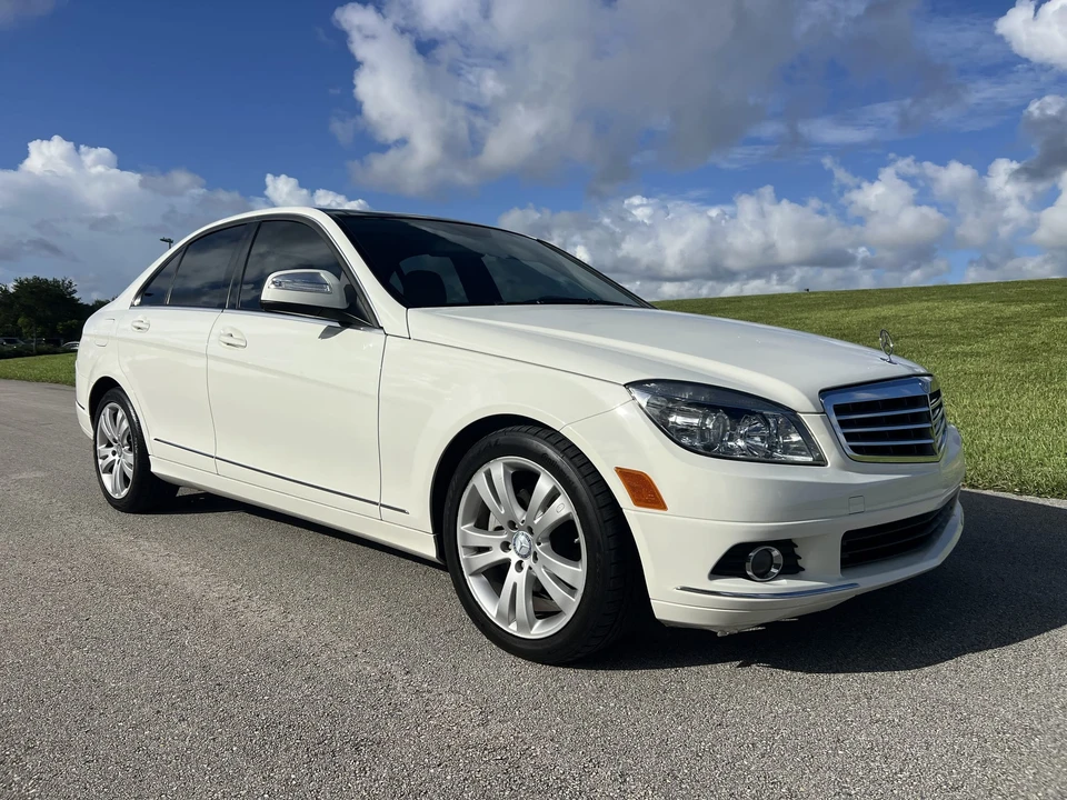 2009 Mercedes-Benz W204 C-Class - Image 13 of 31