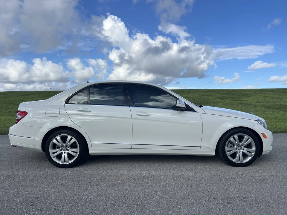 2009 Mercedes-Benz W204 C-Class - Image 18 of 31