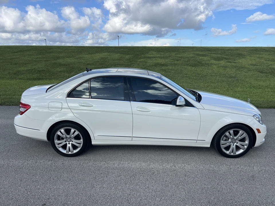 2009 Mercedes-Benz W204 C-Class - Image 19 of 31
